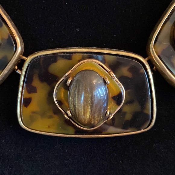 CHICO’S tortoise & gold necklace - Picture 3 of 11